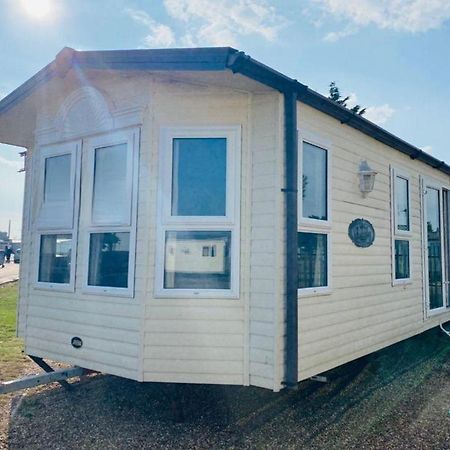 Luxury 2 Bedroom 2 Bathroom Caravan-Small Sofa 1 Pers Saint Osyth Exterior photo