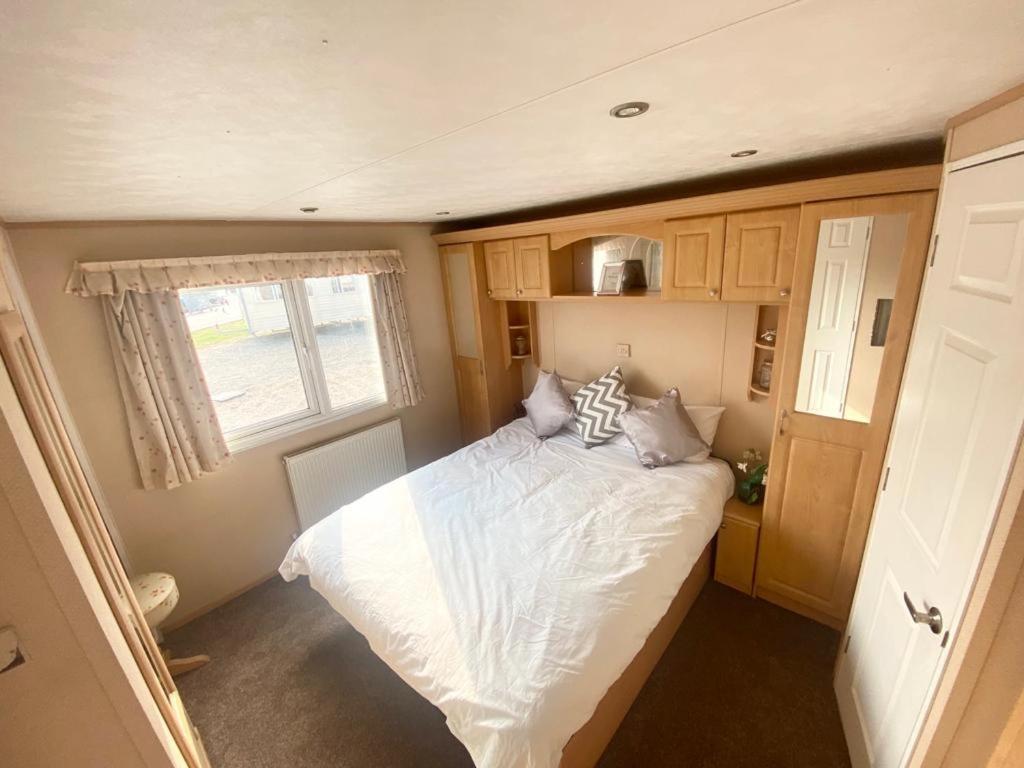 Luxury 2 Bedroom 2 Bathroom Caravan-Small Sofa 1 Pers Saint Osyth Exterior photo