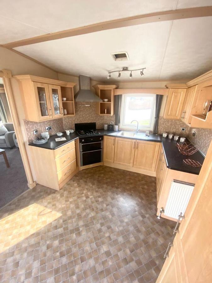 Luxury 2 Bedroom 2 Bathroom Caravan-Small Sofa 1 Pers Saint Osyth Exterior photo