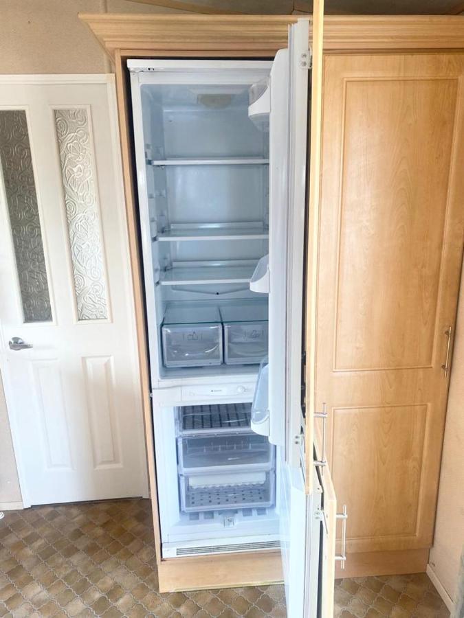 Luxury 2 Bedroom 2 Bathroom Caravan-Small Sofa 1 Pers Saint Osyth Exterior photo
