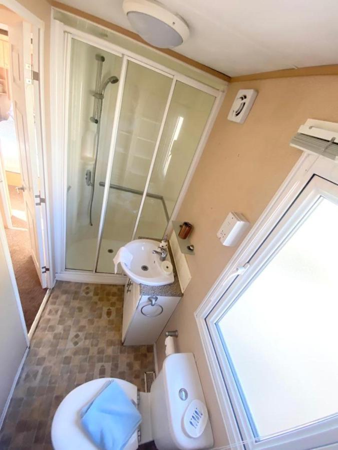Luxury 2 Bedroom 2 Bathroom Caravan-Small Sofa 1 Pers Saint Osyth Exterior photo